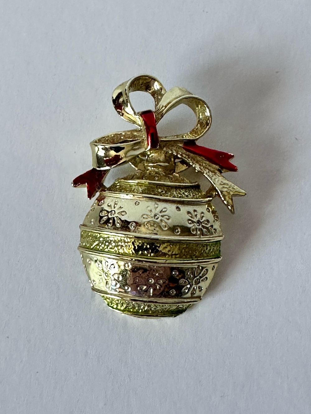 Vintage Gerrys Christmas Ball Ornament Brooch Gold Tone Holiday Pin 2" Signed